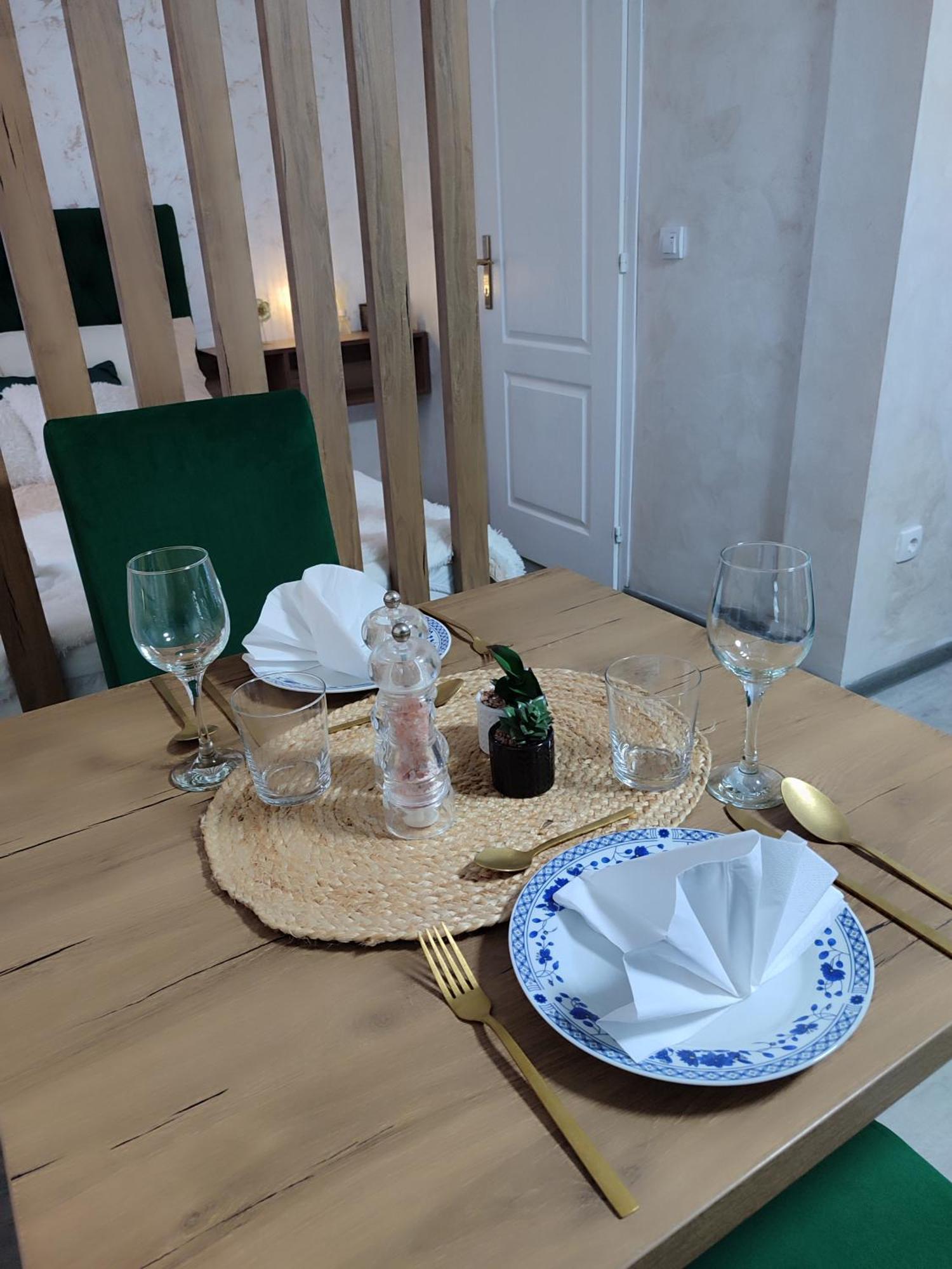 Studio Apartman Free Parking Rubikon Belgrado Exterior foto
